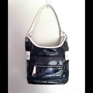 APT 9 black and white bucket shoulder bag purse